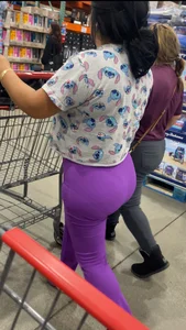 Thick latina in purple leggings