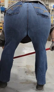 BBW chubby nerdy latina milf ass in denim jeans