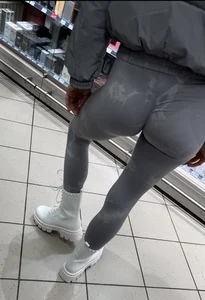 German petite tight grey leggins slut gave me a show infront of her bf