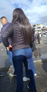 Rich buttocks, tight jeans, uff