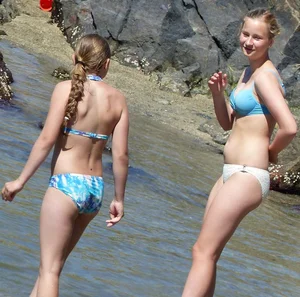 Bikini girls