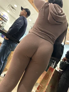Auntie Anne’s Latina MILF