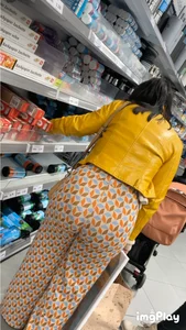 First Post | MUST SEE ! |  Pregnant Arabic Milf Bubble Butt In Flare Pants ( W/ Faceshots + GIF )