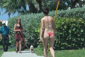 Another gallery of sexy Deerfield Beach girls in bikinis