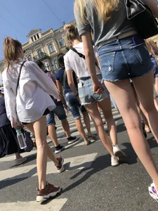 Group of Candid Girls in Mini Shorts With Amazing Legs Crossing a Street Creepshots Gallery