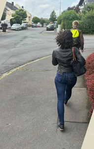 Nerdy girl fills out skin tight levis