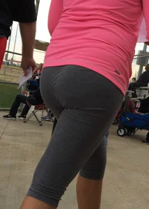 Candid girls in leggings and tights