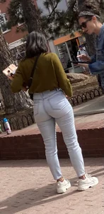 Asian Bubble Butt in Jeans