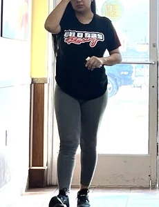Beautiful bubble ass Latina in leggings. OC