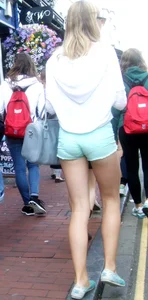 Various sexy teens in little shorts