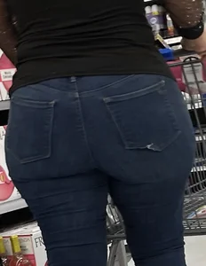 Latina with big ass in tight jeans. OC