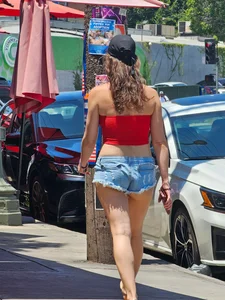 Random Walk By Shots Of Thots