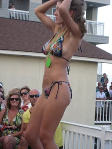 IOP Bikini Contest Drivin N' Cryin Show May 2009