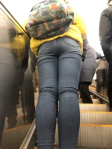 Booty and Legs in Blue Tight Jeans on the Escalator Creepshots