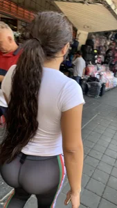 Otra mujer de mi tierra transparentando tanga