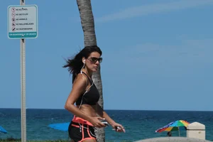Florida beach and bikini girls