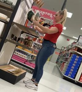 Milfy target worker bending over