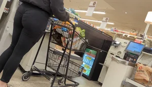 Phat ass at self checkout  / Not OC
