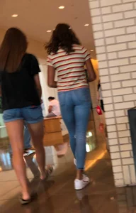Tight round close up at the food court