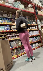 Blondie with skin color shorts and some milfs rocking the bubble butts today at the mall