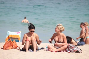 Sexy Florida beach bikini girls