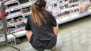 Fit Bubble Butt Latina Put On A Show