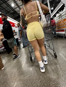 Beautiful Lightskin girl with fit bubble ass