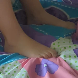 Sister feet creep shots