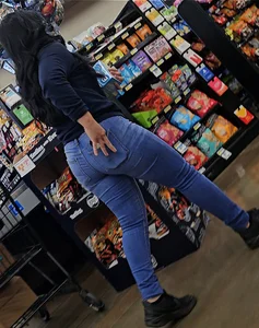 MILF Shorty with a Fat ass in Jeans
