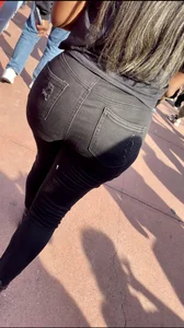 Fat booty black girl in tight black jeans! Strong VPL