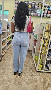 ABSOLUTE GORGEOUS EBONY FAT ASS w/ nice pedi