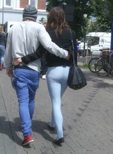 Girl in tight jeggings with vpl