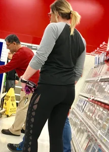 Target blonde with glasses has a nice ass in tight leggings