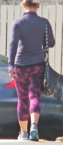 Candid girls in leggings and tights