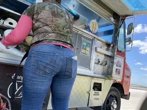 Again this thick milf at job site