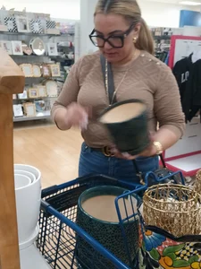 SEXY A$$ beautiful OBVLIOUS latina MATURE milf gave me a show!