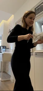 Sexy Blonde Hottie with Huge Sexy Bubble Butt