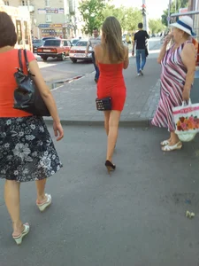 Candid girls in skirts and short dresses