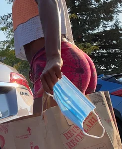 Chocolate Milf - Killer Legs &  Booty