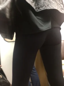 Tight Ass in Yoga Pants in Subway Train Creepshots