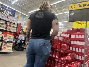 Big booty biker chick!