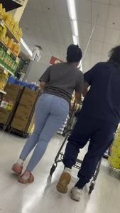 Juicy🍑 latina in tight jeans