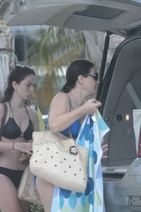 Deerfield Beach girls in bikinis