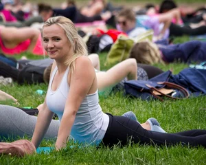 Candid sexy girls in spandex doing yoga