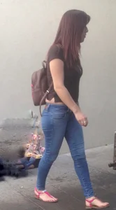 Beautiful plain pants in thin women. LOOK AT IT!