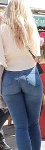 Lovly asses in jeans!