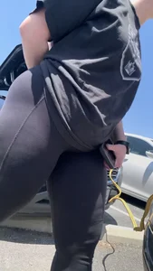 Chubby Hockey Geek, nice BUTT n THIGHS