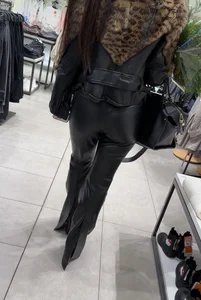 (OC) SQUAT GIFs Pretty MILF Christmas Tree In Leather Pants