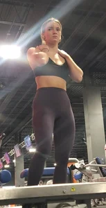 GYM GIRLS WHO LOVE TO POSE