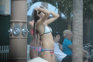Candid Florida beach and bikini girls